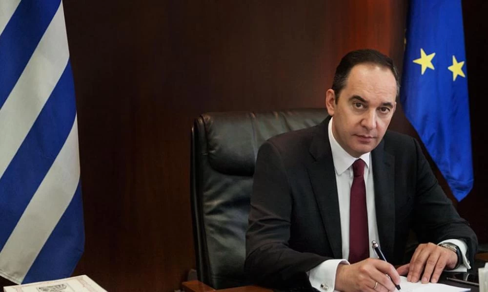 Πλακιωτάκης εξήρε το Λιμενικό για τον διπλό ρόλο του